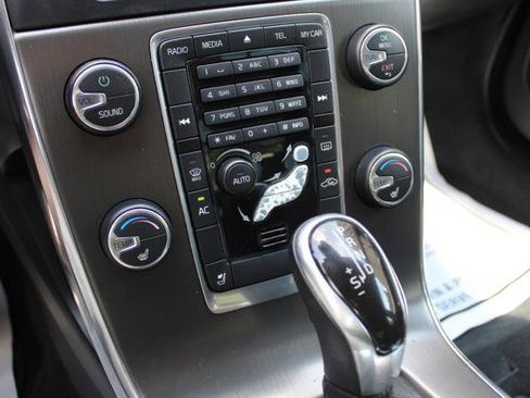 Used 2014 Volvo S60 T5 image 20