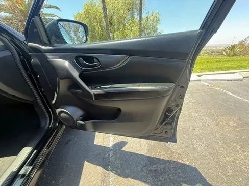 Used 2019 Nissan Rogue Sport S FWD image 10