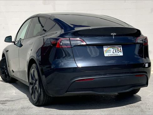 Used 2024 Tesla Model Y 2WD image 4