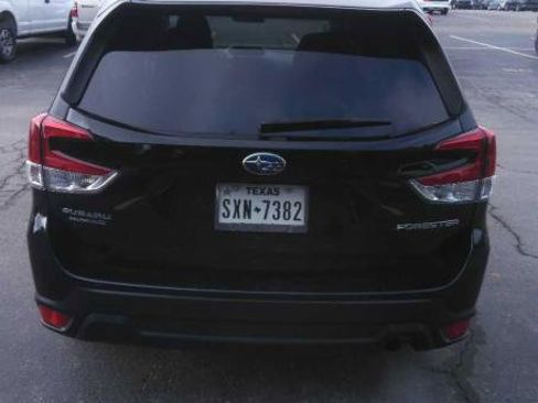 Used 2023 Subaru Forester Premium image 4