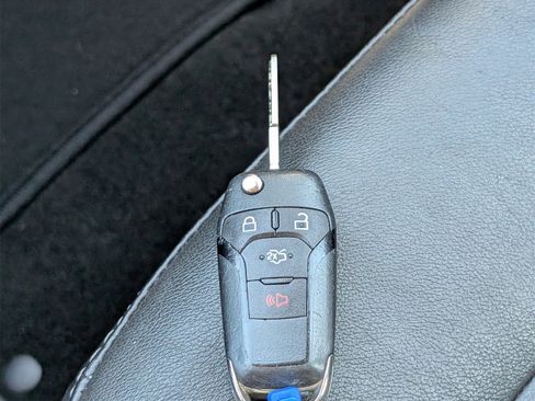 Used 2015 Ford Fusion SE w/ Equipment Group 202A image 27