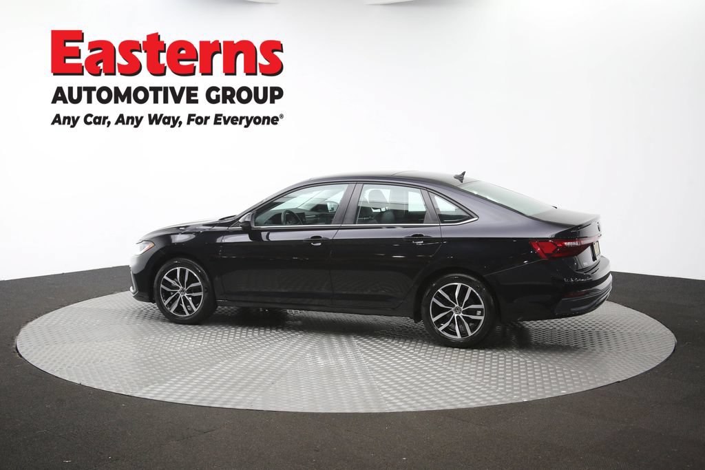 Used 2025 Volkswagen Jetta SE FWD image 63