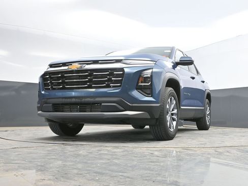 Used 2025 Chevrolet Equinox LT FWD image 33