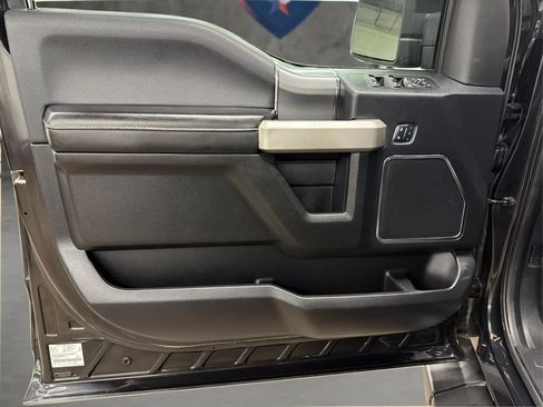 Used 2015 Ford F150 Lariat RWD image 32
