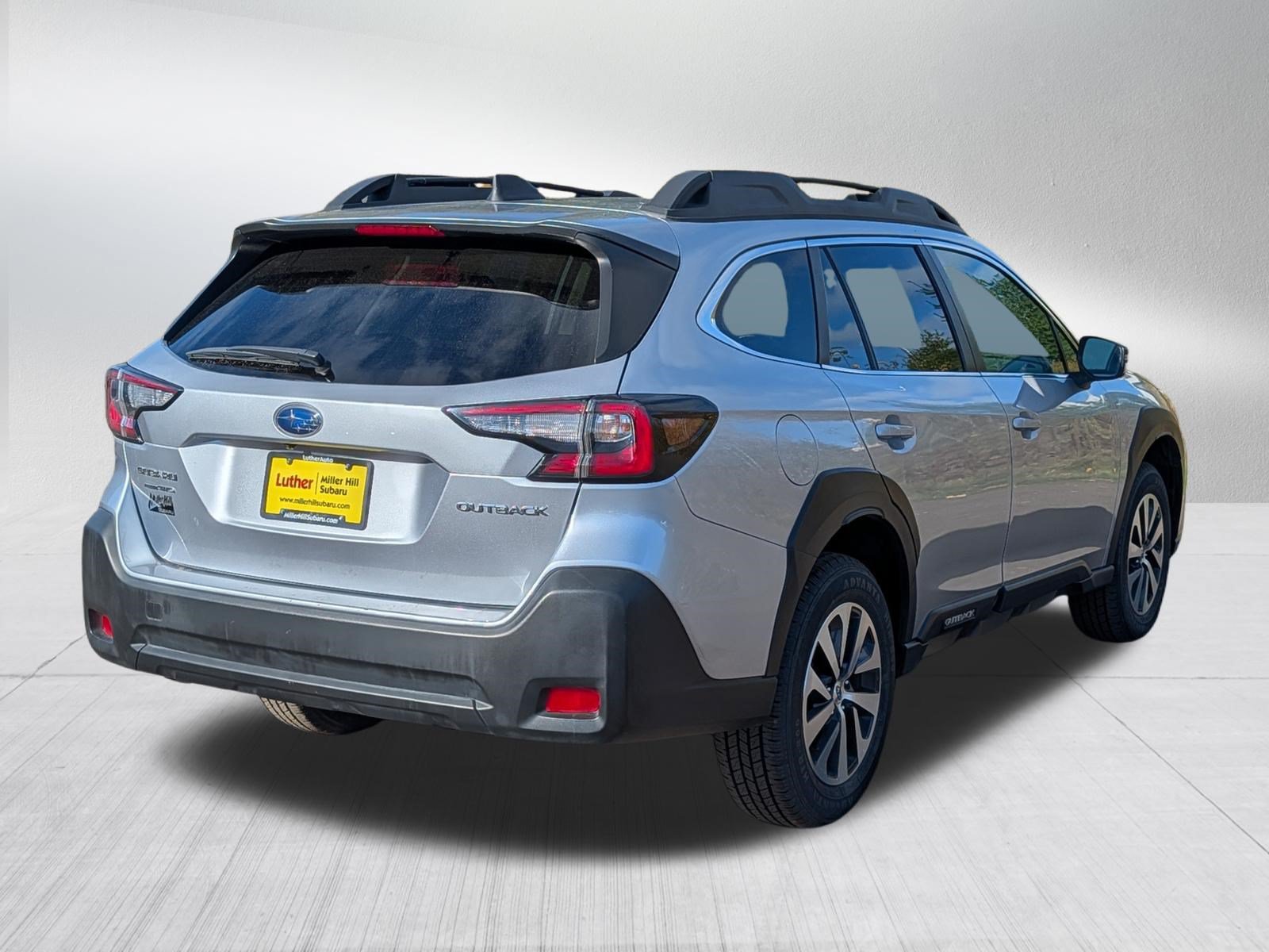 Used 2025 Subaru Outback Premium AWD/4WD image 7