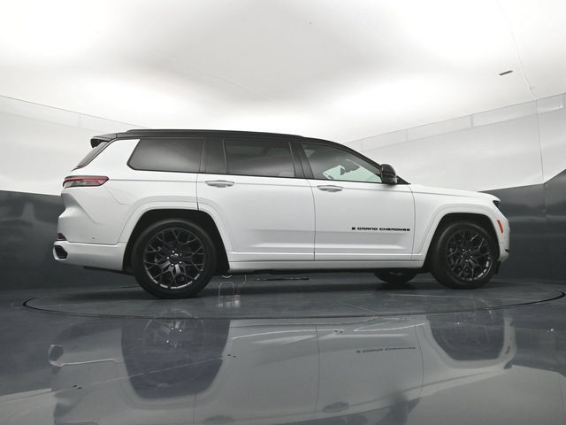 Used 2023 Jeep Grand Cherokee L Summit AWD/4WD image 24