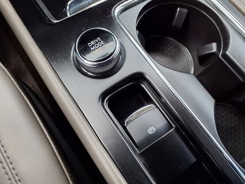 Certified 2024 Lincoln Corsair FWD image 11