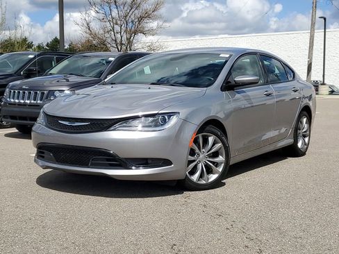 Used 2016 Chrysler 200 S w/ Comfort Group FWD image 29