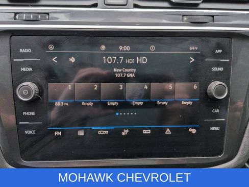 Used 2021 Volkswagen Tiguan SE FWD image 13
