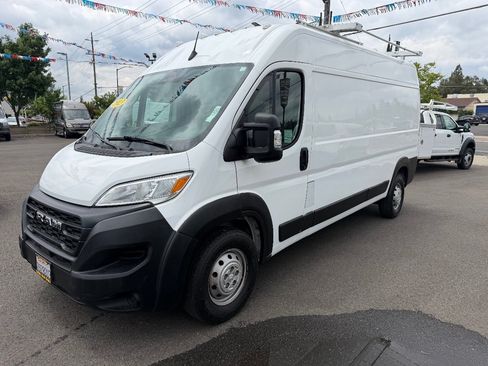Used 2023 RAM ProMaster 3500 FWD image 4