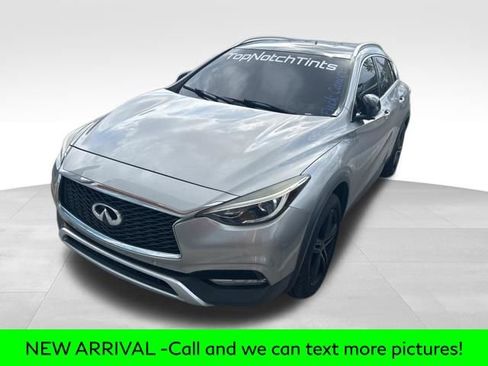 Used 2017 INFINITI QX30 Premium w/ Navigation Package AWD/4WD image 1
