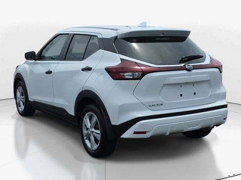 Used 2022 Nissan Kicks S w/ Interior Electronics Package FWD image 6