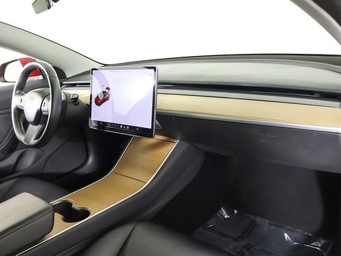 Used 2018 Tesla Model 3 Long Range image 29