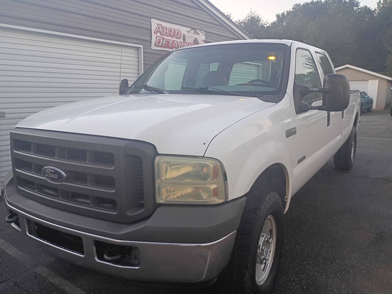 Used 2005 Ford F250 XL AWD/4WD image 2