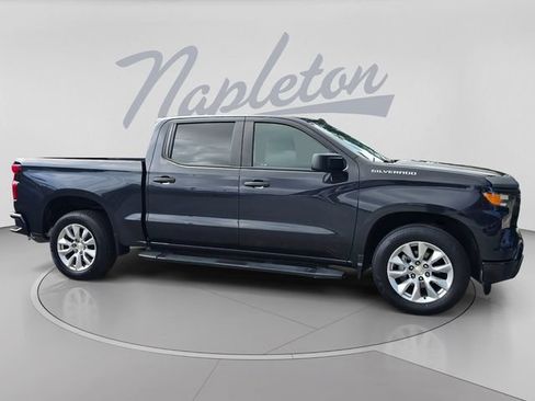 Used 2023 Chevrolet Silverado 1500 Custom RWD image 3