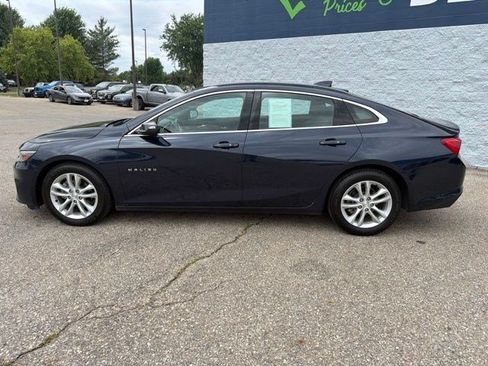 Used 2017 Chevrolet Malibu LT FWD image 2