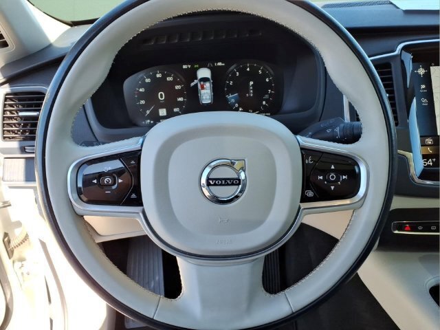 Used 2020 Volvo XC90 T6 Momentum AWD/4WD image 19