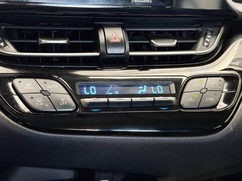 Used 2020 Toyota C-HR LE FWD image 10