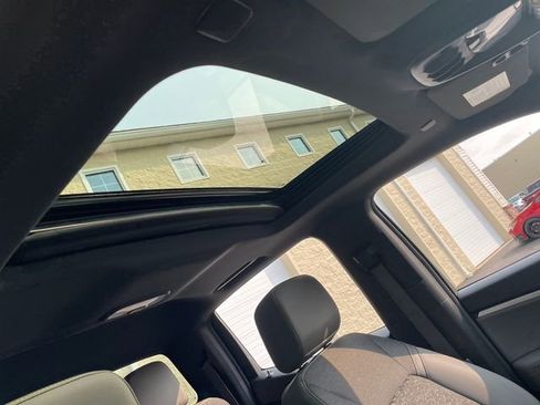 Certified 2024 Chevrolet Colorado ZR2 w/ Technology Package image 43