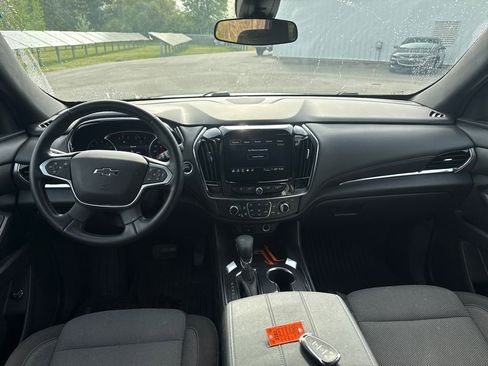 Used 2023 Chevrolet Traverse LT w/ Midnight/Sport Edition AWD/4WD image 3