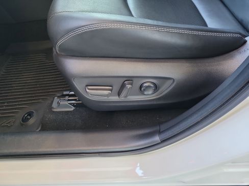 Used 2023 Toyota RAV4 Limited image 14