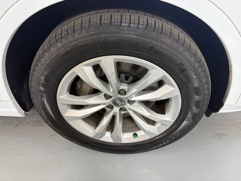 Used 2019 Audi Q7 3.0T Premium image 10