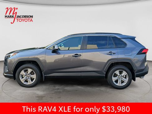 Used 2025 Toyota RAV4 XLE FWD image 15