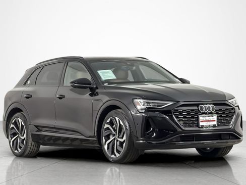 Used 2024 Audi Q8 e-tron Premium Plus w/ Premium Plus Package AWD/4WD image 7