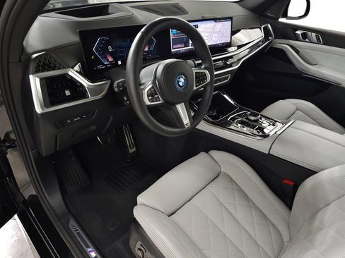 Used 2025 BMW X5 xDrive50e w/ Executive Package AWD/4WD image 17