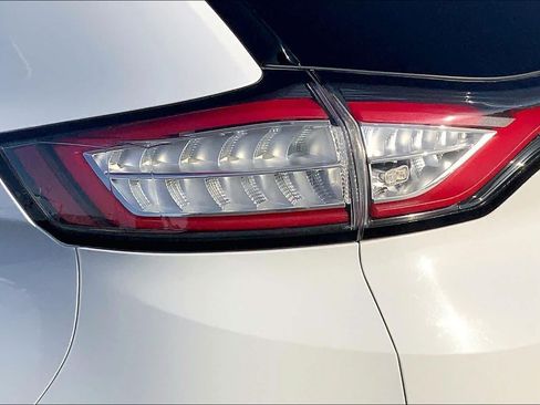 Used 2016 Ford Edge SE FWD image 29