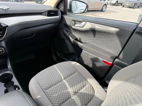 Used 2020 Ford Escape SE image 19