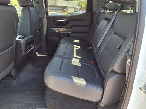 Used 2021 Chevrolet Silverado 1500 LT Trail Boss w/ Convenience Package II AWD/4WD image 16