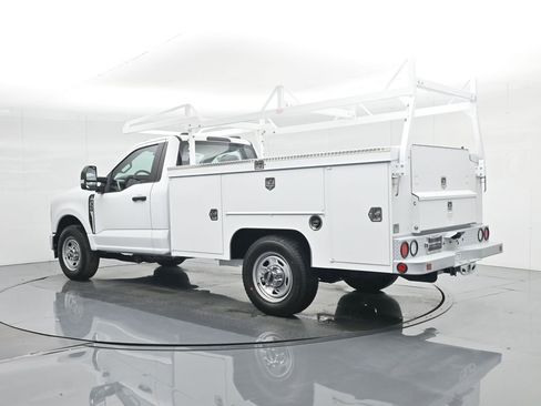 New 2025 Ford F350 XL w/ XL Chrome Package image 5
