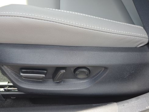 Used 2026 Toyota Camry SE FWD image 11