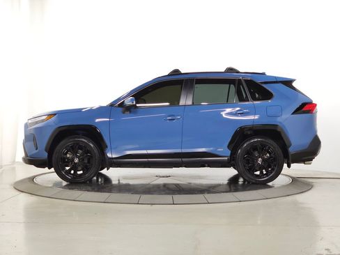 Used 2023 Toyota RAV4 SE w/ Convenience Package AWD/4WD image 6