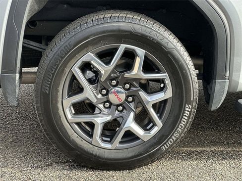 Used 2024 GMC Sierra 1500 SLT w/ SLT Premium Plus Package image 32