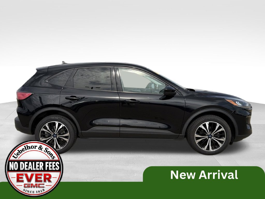 Used 2022 Ford Escape SE w/ SE Sport Appearance Package AWD/4WD image 3