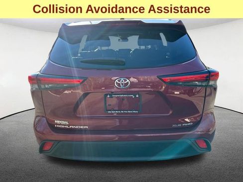 Certified 2022 Toyota Highlander XLE image 9