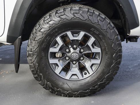 Used 2023 Toyota Tacoma TRD Off-Road image 10