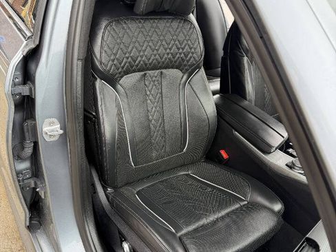 Used 2018 BMW M550i xDrive w/ Driving Assistance Package image 25