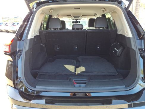 Certified 2025 Nissan Rogue SL image 9