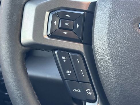 Used 2021 Ford Expedition XLT image 32