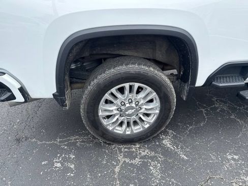 Used 2022 Chevrolet Silverado 2500 High Country w/ Safety Package II AWD/4WD image 17