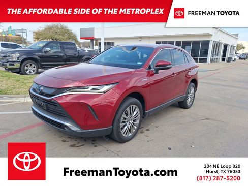 Used 2021 Toyota Venza XLE image 1