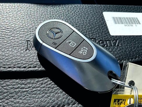 Certified 2025 Mercedes-Benz GLC 300 4MATIC image 14