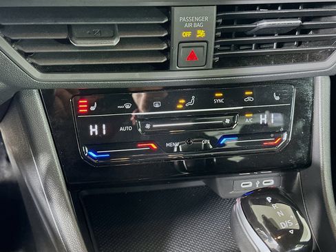 Used 2025 Volkswagen Jetta Sport image 23