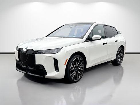 New 2026 BMW iX xDrive45 w/ M Sport Package image 7