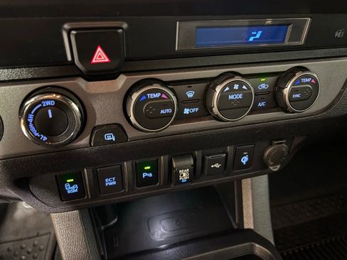 Used 2021 Toyota Tacoma TRD Off-Road image 28