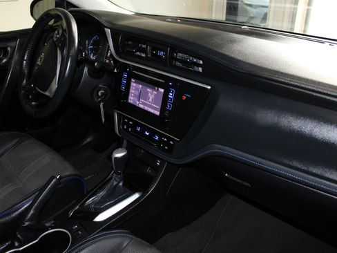 Used 2019 Toyota Corolla SE FWD image 25