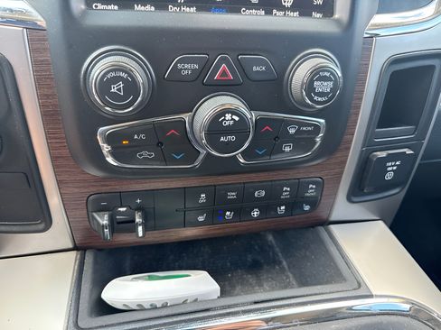 Used 2018 RAM 2500 Laramie AWD/4WD image 10